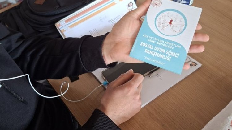 Ceylanpınar'da Gençlere Sosyal Uyum Süreci Danışmanlığı Semineri Verildi