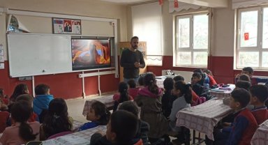 Ceylanpınar'da Kırsal Mahallelere Sağlık Eğitimleri Devam Ediyor