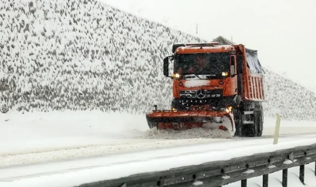 Doğu'da kar alarmı: 198 yerleşim yerine ulaşım kesildi