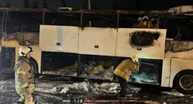 Esenler'de yolcu otobüsü alev alev yandı