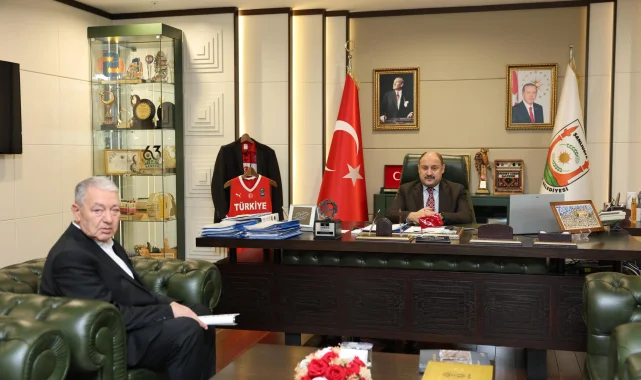 Eski ve Yeni Şanlıurfa Belediye Başkanları Bir Araya Geldi