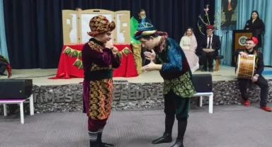 Etimesgut Belediyesince Ramazan ayı kapsamında Karagöz ve Hacivat gölge oyunu sahnelendi