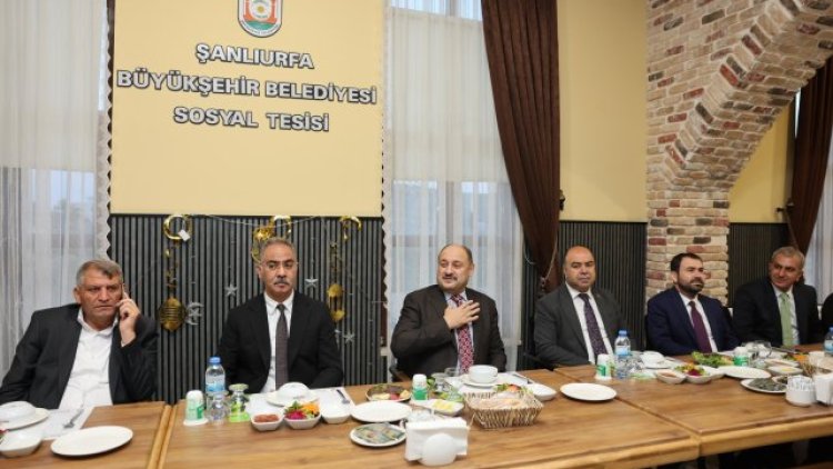 Gülpınar'dan Birlik ve Beraberlik Mesajı: İftar Sofrasında Buluştu