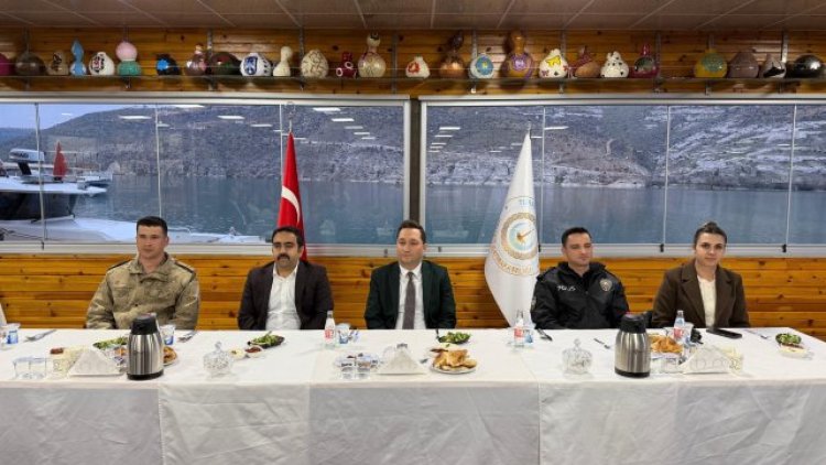 Halfeti'de Kaymakam ve Savcı Aileleriyle İftar Buluşması