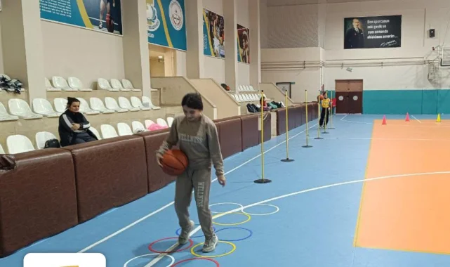 Haliliye'de Basketbol Kursuyla Gençler Takım Ruhuyla Buluşuyor
