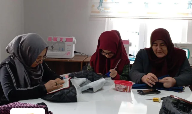 Haliliye'de Kadınlar El Sanatları ve Okuma-Yazma Kurslarıyla Üretiyor