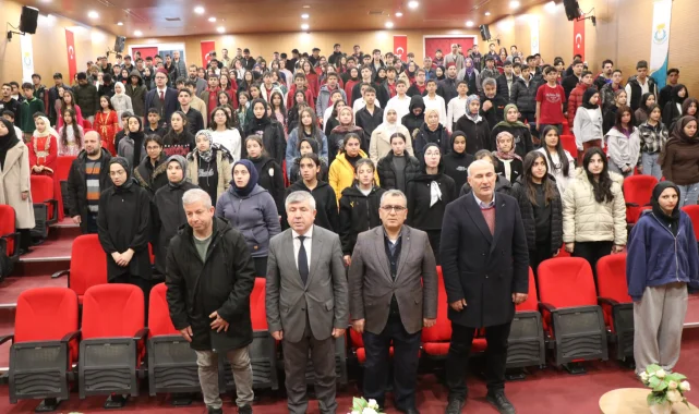 Haliliye'de Milli Ruh Coşkusu: Öğrencilerden Duygu Dolu Program