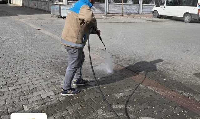 Haliliye'de Temizlik Ekipleri İlçenin Her Noktasında Çalışıyor