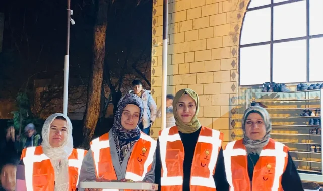 Hilvan AK Parti Kadın Kolları'ndan Kadir Gecesi İftar İkramı