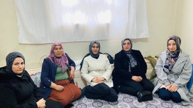 Hilvan AK Parti Kadın Kolları'ndan Mahalle Başkanlığı Ziyareti