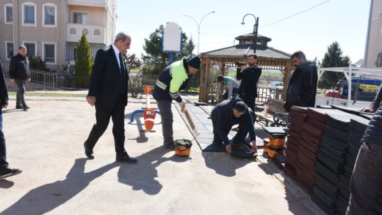 Hilvan'da Kış Hazırlığı: Ekipler Yol Yapım ve Onarım Çalışmalarını Sürdürüyor