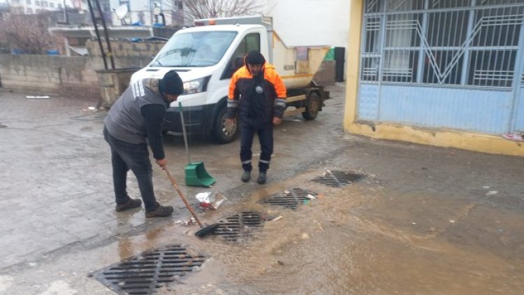 Hilvan'da Sağanak Yağış Etkili Oluyor: Ekipler 7/24 Görev Başında