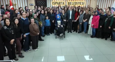 Isparta belediyesi'nden çalışanlara bayram sürprizi