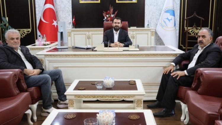 İzmir Ceylanpınarlılar ve Tuxub Sancarlılar Dernek Başkanları Ceylanpınar Eşbaşkanını Ziyaret Etti