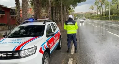 Jandarmanın 'dur' ihtarına uymayan sürücüye 425 bin TL ceza