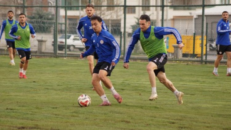 Karaköprü Belediyespor, Malatya Deplasmanına Hazırlanıyor