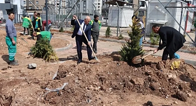 Karaköprü’de Parklar Yaz Sezonuna Hazırlanıyor