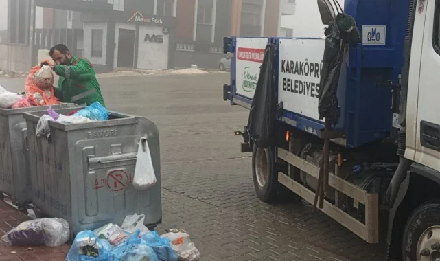 Karaköprü'de Olumsuz Hava Şartlarına Rağmen Temizlik Çalışmaları Sürüyor