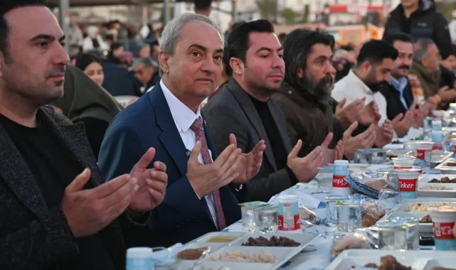 Kepez'de Ramazan buluşması: Mahalle Halkı aynı sofrada