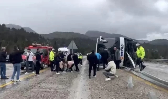 Konya'da yolcu otobüsü devrildi: 14 kişi yaralandı