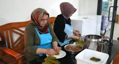 Malatya'da kadın kooperatifinde bayram tatlısı mesaisi