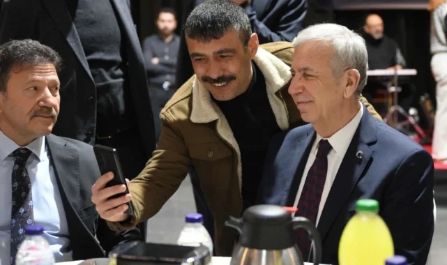 Mansur Yavaş taksici esnafıyla iftarda buluştu