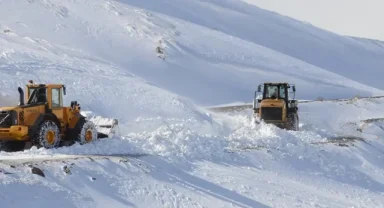 Martta kış geri döndü: 3 ilde 103 yol kapalı