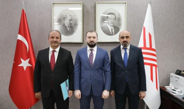 Sağlık-Sen'den YÖK'e ziyaret: Teşvik ek ödeme ve yer değişikliği talepleri gündemde