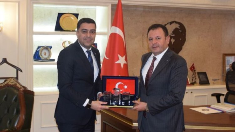 Şanlıurfa İl Emniyet Müdürü Aksoy'dan Yetimoğlu Group'a Plaket