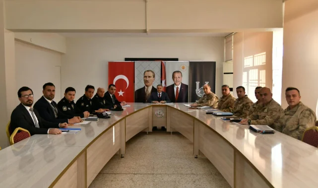Şanlıurfa Valisi Hasan Şıldak ve Hilvan Kaymakamı Orhan Gazi Karakaş Hilvan'da Bir Araya Geldi
