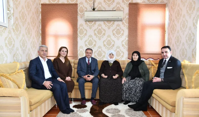 Şanlıurfa Valisi Hasan Şıldak ve Hilvan Kaymakamı Orhan Gazi Karakaş Şehit Ailesini Ziyaret Etti