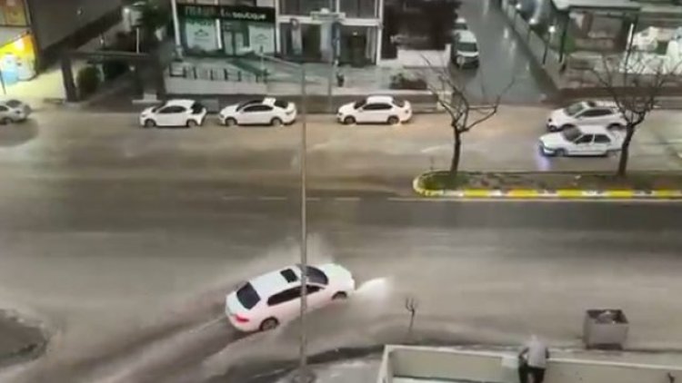 Şanlıurfa'da Sağanak Yağış Hayatı Olumsuz Etkiledi