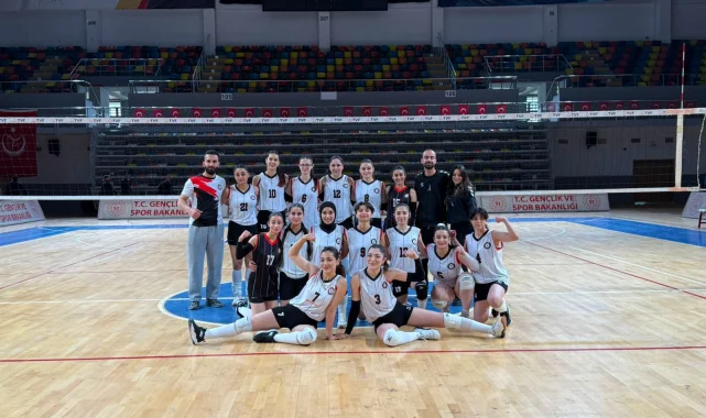 Siverek Belediyespor Kadın Voleybol Takımı'ndan Set Vermeden Galibiyet