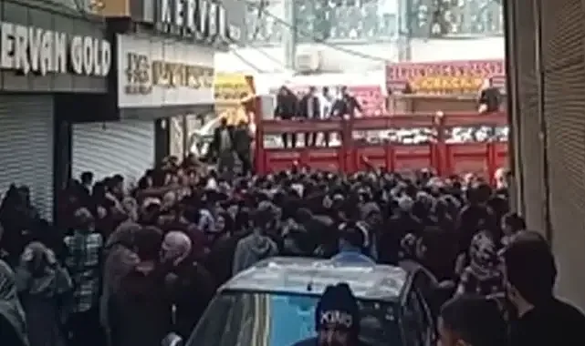 Urfa’da yardım kuyruğu! İzdiham oluştu!