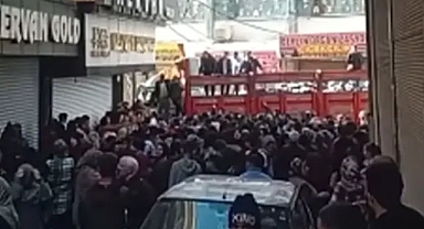 Urfa’da yardım kuyruğu! İzdiham oluştu!