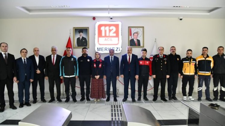 Vali Hasan Işıldak, 112 Acil Çağrı Merkezi Personeliyle Bayramlaştı