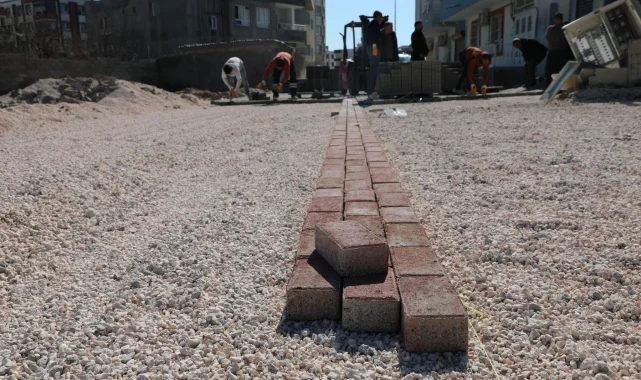 Viranşehir'de Bahçelievler Mahallesi'nde Yol Yenileme Çalışmaları Devam Ediyor