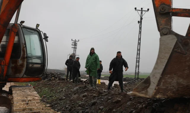 Viranşehir'de Dere Taşkını: Ekipler Evleri Su Altında Kalan Bölgede Kurtarma Çalışması Yaptı