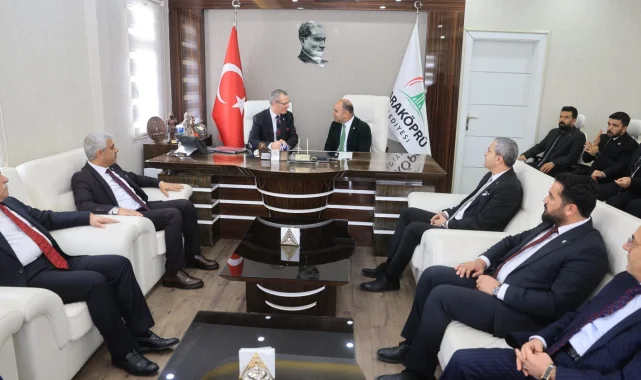 Yeniden Refah Partisi Genel Başkan Yardımcısı Karaköprü Belediyesi'ni Ziyaret Etti