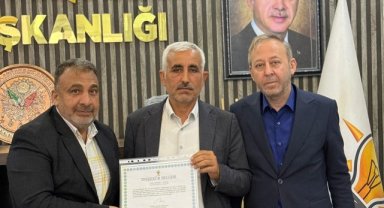 AK Parti Akçakale'de Teşekkür Belgesi Takdimi: Mehmet Akdaş Onurlandırıldı