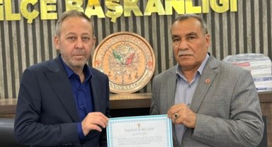 AK Parti Akçakale'de Teşekkür Belgesi Takdimi: Mehmet Çıkım Onurlandırıldı