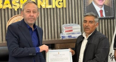 AK Parti Akçakale'de Yusuf Adıyaman'a Teşekkür Belgesi Verildi