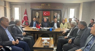 AK Parti Halfeti'de Teşkilat Toplantısı: Saha Çalışmaları ve Gelecek Planları Değerlendirildi