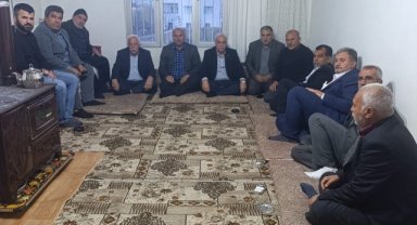 AK Parti Halfeti'den Muhtarlarla İstişare Toplantısı