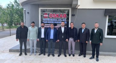 AK Parti Karaköprü'de Vefa Ziyareti: Başkan Çelik ve Yardımcıları Mehmet Malikoğlu'nu Andı