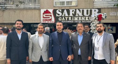 AK Parti Karaköprü'den Yeni İş Yeri Açılışına Katılım