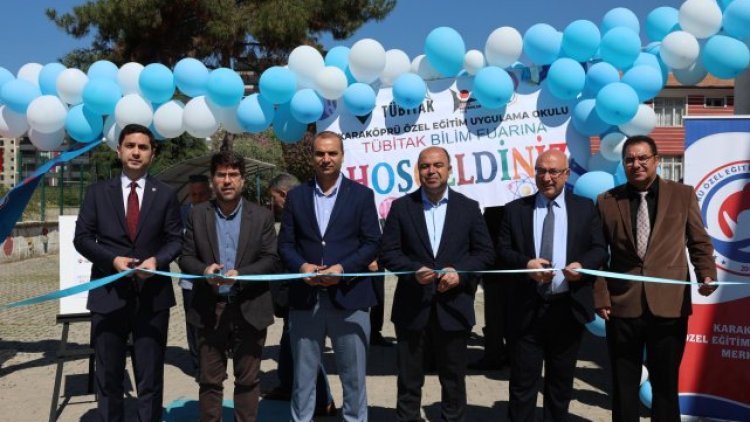 Başkan Nihat Çiftçi, Karaköprü'de TÜBİTAK Bilim Fuarı Açılışına Katıldı