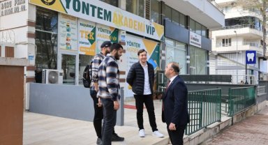 Başkan Nihat Çiftçi, Karaköprü'de Vatandaş ve Esnafla Buluştu