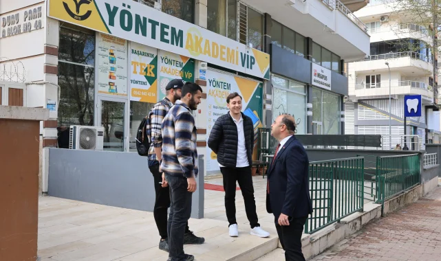 Başkan Nihat Çiftçi, Karaköprü'de Vatandaş ve Esnafla Buluştu