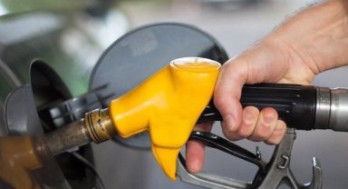 Benzin ve Motorine 10 TL'yi Aşan İndirim Beklentisi